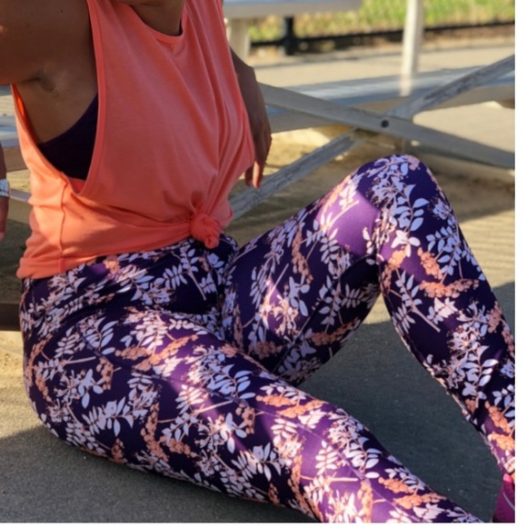 NWT Fabletics High-Waisted Powerhold Legging - Picture 3 of 4